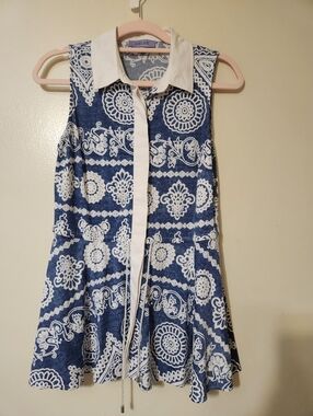 Tank Sleeveless Top Collar  Blue White Medallion Print Tie Waist Small